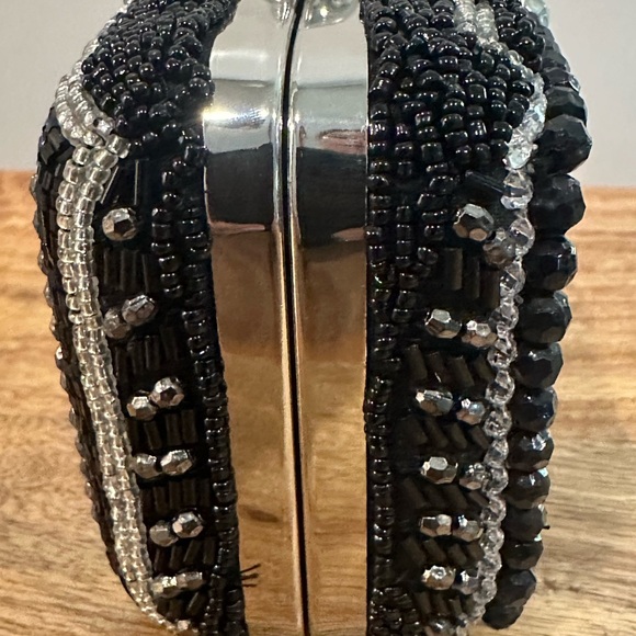 Black Beaded Camera Crossbody Bag - Picture 7 of 8